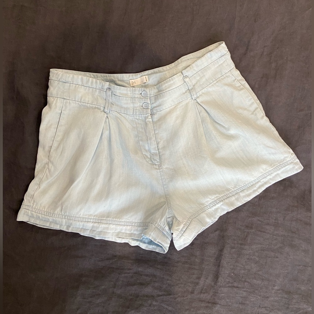 Gentle Fawn pleated light-wash denim shorts